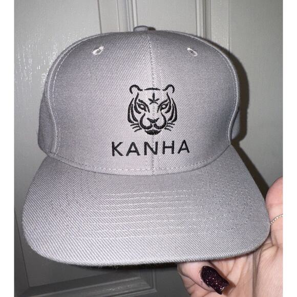 Kanha Flat‎ Bill Ball Cap Gray Tiger Hat Sunderstorm Cannabis Brand Adjustable - Picture 1 of 5